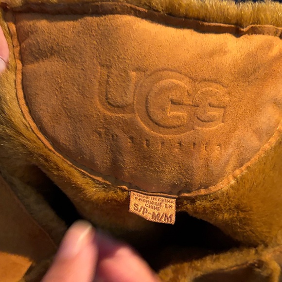 UGG Asymmetrical Tan Suede poncho - Picture 2 of 4